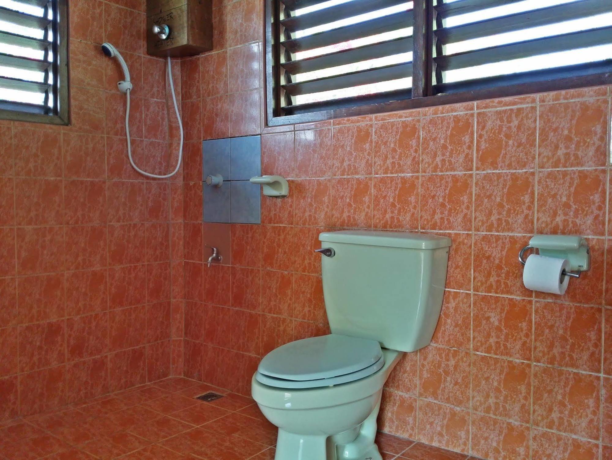 Casa Rosa Taytay Hotel Palawan Екстериор снимка