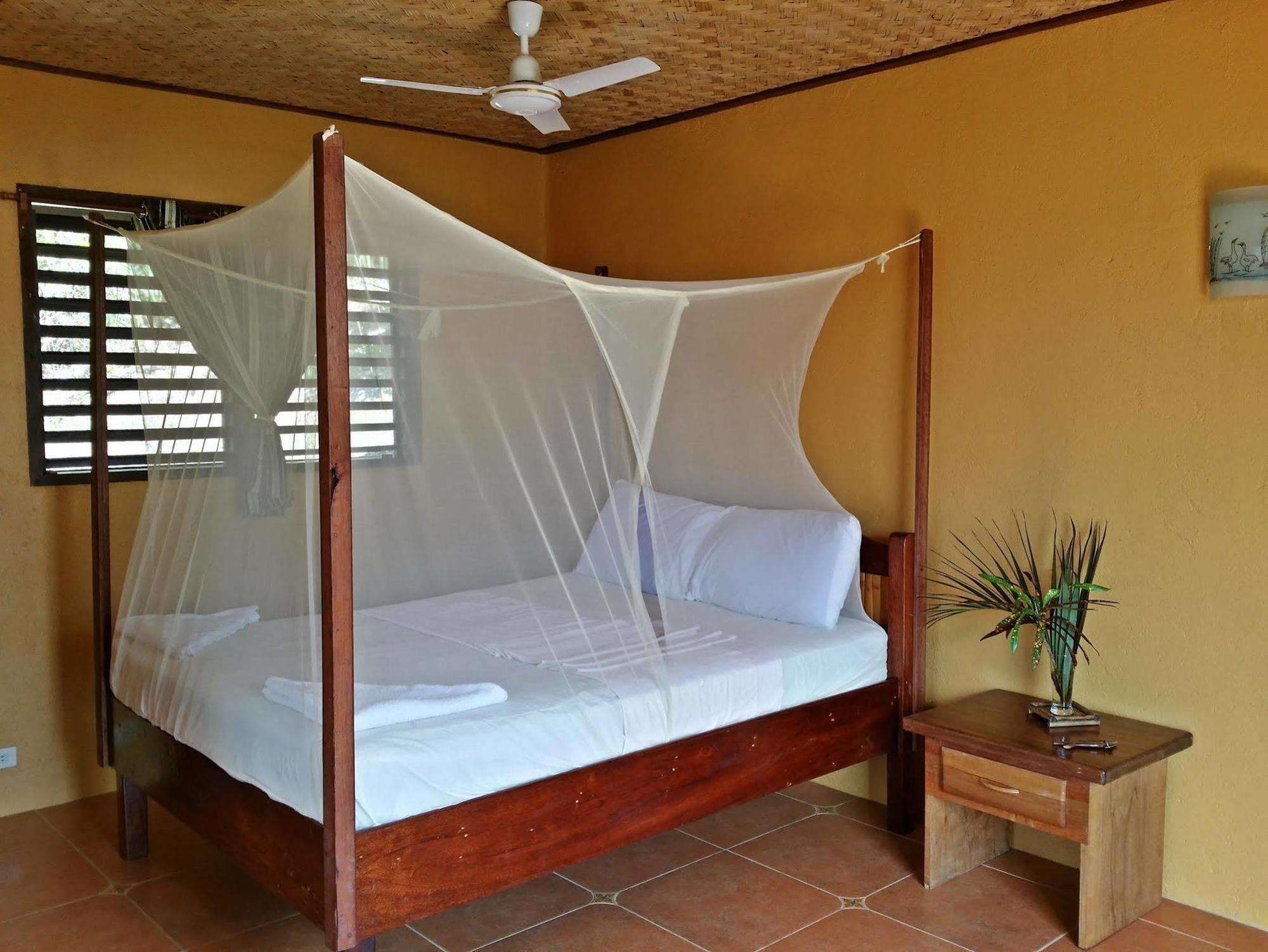 Casa Rosa Taytay Hotel Palawan Екстериор снимка