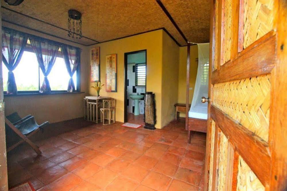Casa Rosa Taytay Hotel Palawan Екстериор снимка